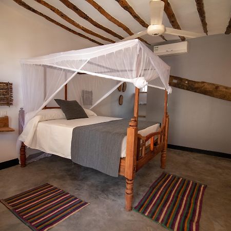 Nest Style Beach Hotel Zanzibar Makunduchi Kültér fotó