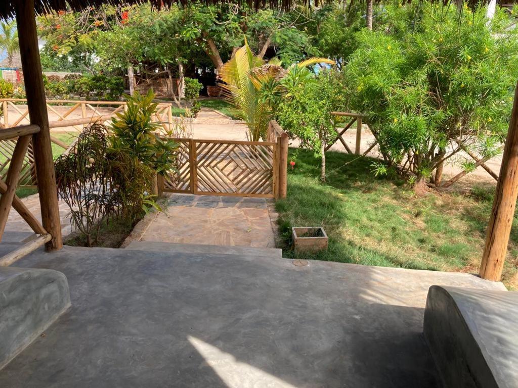 Nest Style Beach Hotel Zanzibar Makunduchi Kültér fotó