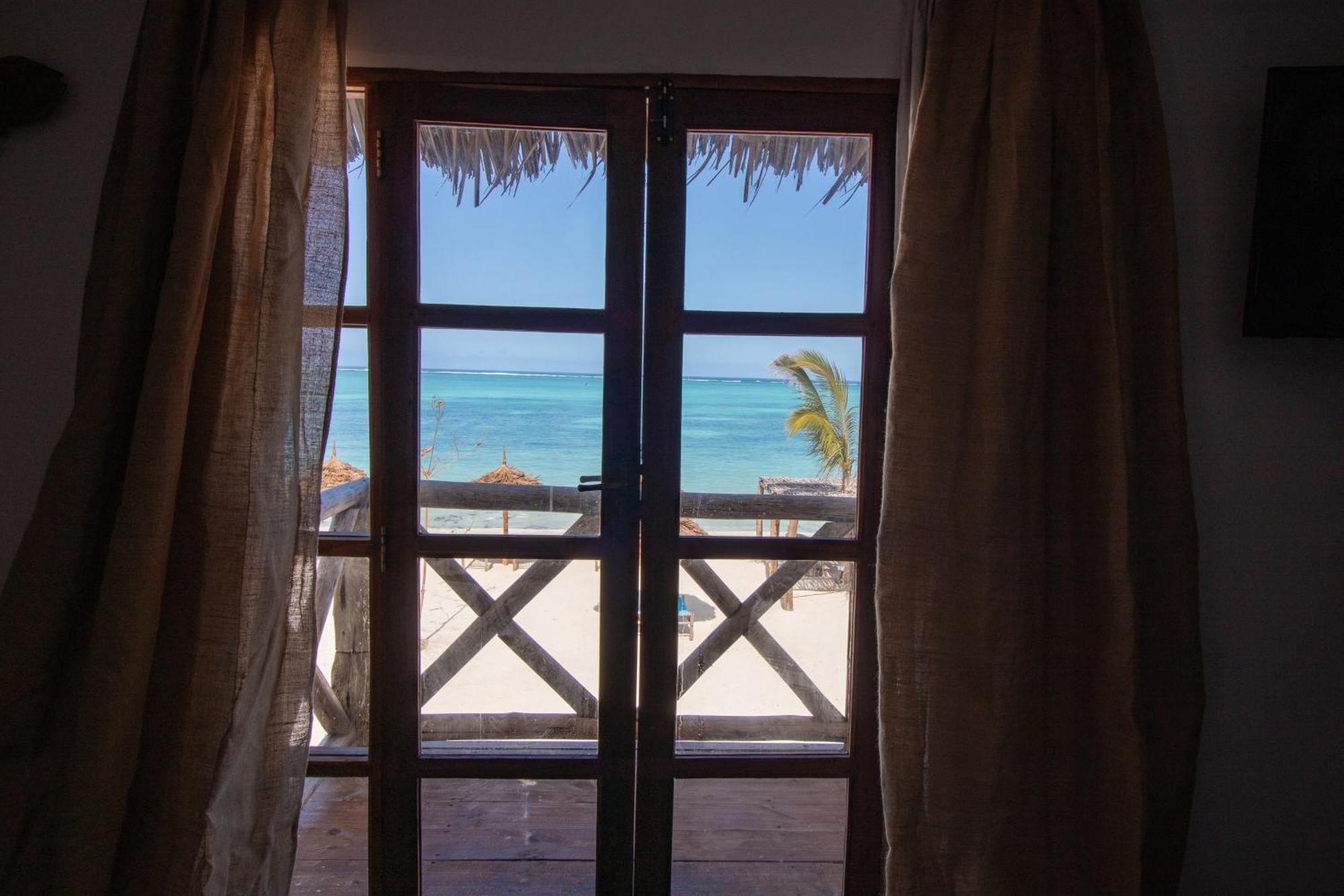 Nest Style Beach Hotel Zanzibar Makunduchi Kültér fotó
