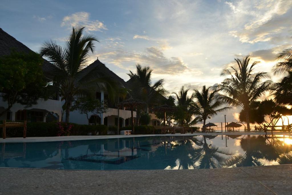 Nest Style Beach Hotel Zanzibar Makunduchi Kültér fotó